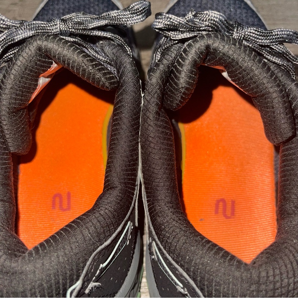 Saucony Women's Black and Mint Athletic Shoes - Picture 9 of 14